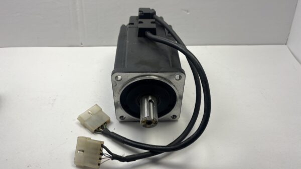 Kollmorgen AKM41H-BKCNR-00 Servo Motor 6000RPM 320VDC NEMA34 IP65 2.06Nm Used - Image 2