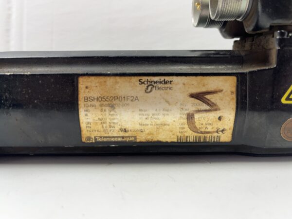 Schneider BSH0552P01F2A Lexium 32 Servo Motor 0.67kW 9000RPM SinCos IP65 Used - Image 3