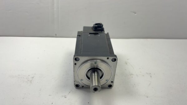 Yaskawa SGMPH-04AAE41D 200VAC Servo Motor, 400W, 3000rpm Used CNC - Image 5