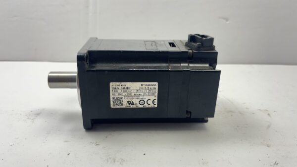 Yaskawa SGMPH-04AAE41D 200VAC Servo Motor, 400W, 3000rpm Used CNC - Image 4