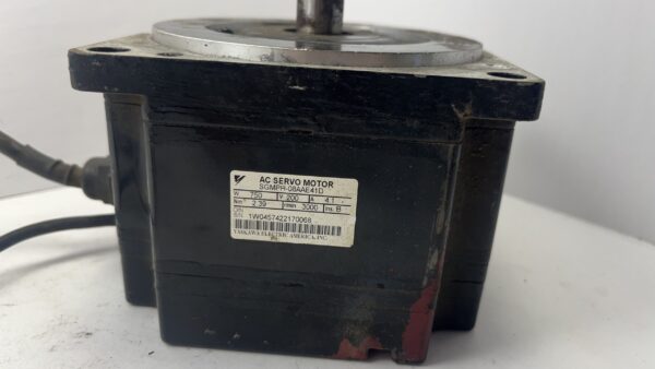 Yaskawa SGMPH-08AAE41D | Industrial Servo Motor | IP67 | 200V/100V - Image 2